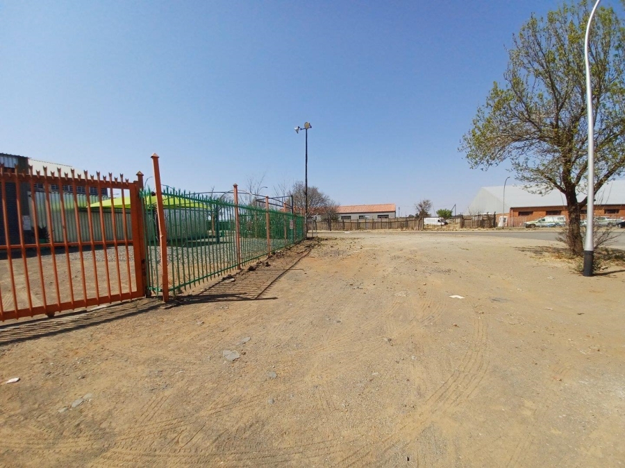 To Let commercial Property for Rent in Hamilton Free State